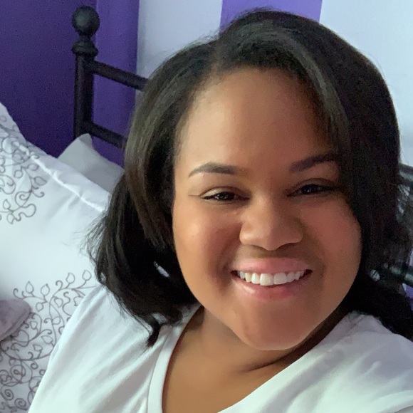 Meet your Posher, Danielle - Picture 1 of 1